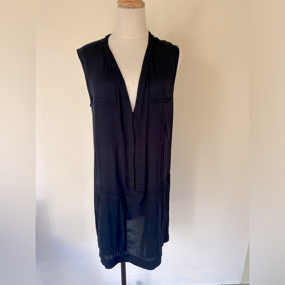 ALC V Neck navy viscose shift dress with pockets Size Medium